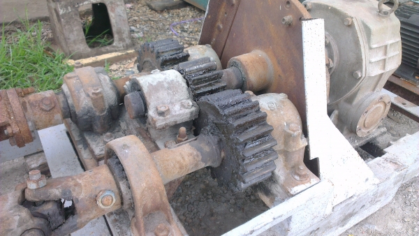 Sell> ขายเครื่องม้วนเหล็กแผ่น หน้ากว้าง 6 ฟุต เพลาตันโต 7" นิ้ว มอเตอร์ 10 แรง 3 เฟส พร้อมใช้งานครับ