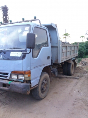 ขายด่วนจ้า 6  ล้อดั๊มพ์ ISUZU คู่มือทะเบียนพร้อมค่ะ