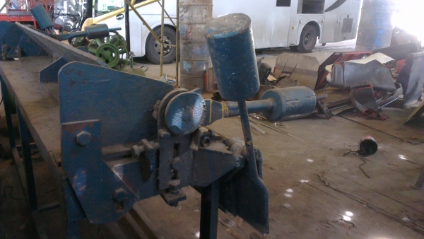 * 48,000- บาท *Sell> ขายด่วนเครื่องพับม์อโยก หน้ากว้าง 8 ฟุต เป็นเหล็กเหนียวครับ เดิมใช้อยู่อู่ต่อรถบัส เจ้าของร้อนเงินครับ