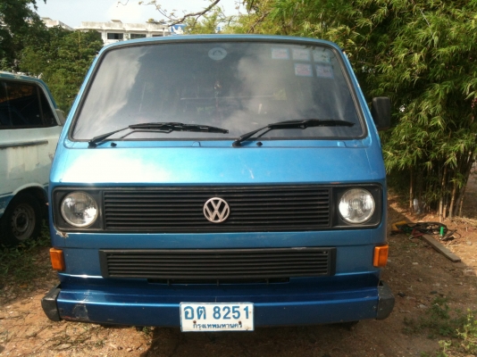 โฟล์ค Transporter สีน้ำเงินเดิมสวย เครื่องเดิม LPG แล้ว ภายในหนังเดิมสีดำไม่ขาด พวงมาลัยเดิม รถบางไม่ผุ