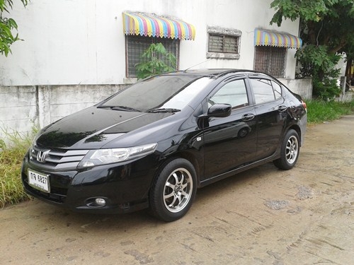 ขายรถบ้าน มือเดียวออกห้าง สภาพสวยไม่มีเครมไม่มีชน สีเดิมทั้งคัน