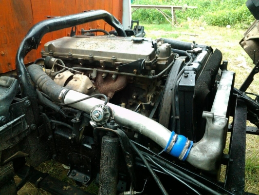 ขายNQR ยาว5.5เมตร 6 เกียร์เดินหน้า 150 แรง ยางเรเดียล6 เส้นเครื่องเดินนิ่มวิ่งดีมากๆครับ