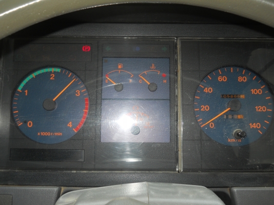 ขายรถหกล้อใหญ่ hino  สิงไอเทค 195  hp  ราคา 920,000 บาท  ราคาต่อรองได้  รถคุณภาพมาก ใช้งานได้เลย