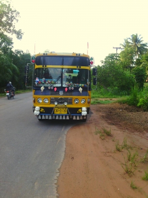 ขายรถบัส พัดลม เครื่องยนต์  HINO   6 สูบ  135  แรงม้า  ตัวถังสแตนเลส