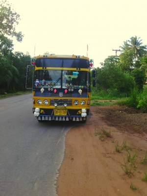 ขายรถบัส พัดลม เครื่องยนต์  HINO   6 สูบ  135  แรงม้า  ตัวถังสแตนเลส