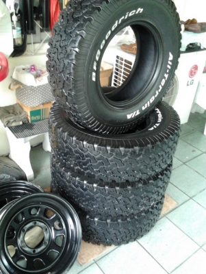 ล้อลาย Rock + ยาง BF All 265/70/16 ปี10สวยๆ 1ชุด ล้อลาย Rock + ยาง BF All 265/70/16 ปี10สวยๆ 1ชุด