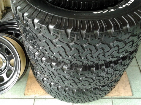 ล้อลาย Rock + ยาง BF All 265/70/16 ปี10สวยๆ 1ชุด ล้อลาย Rock + ยาง BF All 265/70/16 ปี10สวยๆ 1ชุด