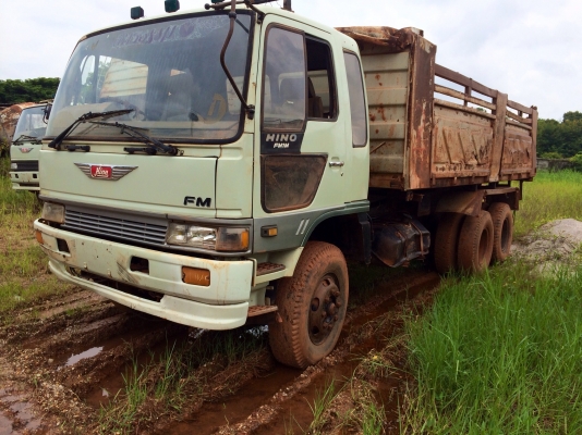 ขายด่วน  ขายเหมา  พร้อมกัน 2 คัน  1M และ 3M   สภาพพร้อมใช้งาน  กระบะสีไม่สวย