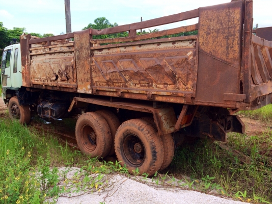 ขายด่วน  ขายเหมา  พร้อมกัน 2 คัน  1M และ 3M   สภาพพร้อมใช้งาน  กระบะสีไม่สวย