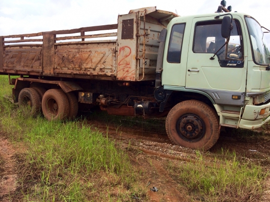 ขายด่วน  ขายเหมา  พร้อมกัน 2 คัน  1M และ 3M   สภาพพร้อมใช้งาน  กระบะสีไม่สวย
