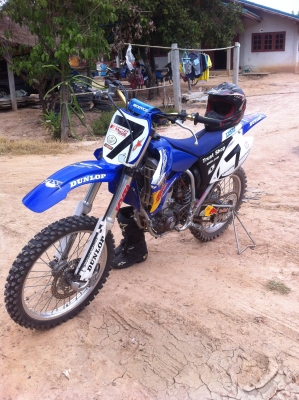 ขาย YAMAHA YZF 250cc 4จังหวะ พร้อมหมวกกับรองเท้าครบชุด