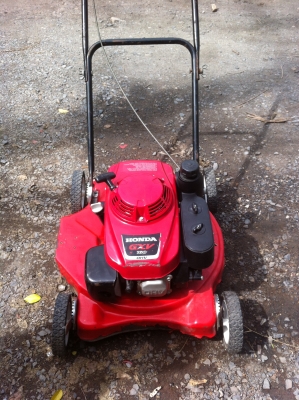 รถตัดหญ้าHONDA 5.5 สภาพพร้อมใช้