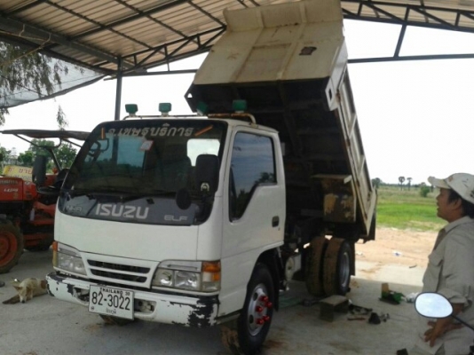 ขายดั้มISUZU NKR135แรง เครื่องดี แคชซีสวย ยางดี ภายในสวย สภาพพร้อมใช้งาน เอกสารพร้อมโอน สนใจโทร 090-8588220คุณนะ