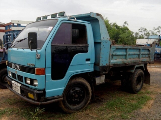 ขายรถดั้ม ISUZU NKR110แรง เครื่องดี แคชซีสวย กระบะดั้มดี ยางดี ภายในสวย เอกสารพร้อมโอน สนใจโทร 090-8588220คุณนะ