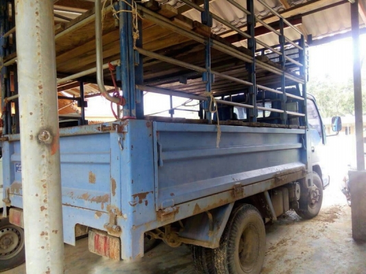 รถอีซูซุ 6 ล้อ รั้ว ( ไม่ดั้ม ) NKR 100 แรงม้า. ปี 48 สนใจติืดต่อ 081 - 6079515 รถอีซูซุ 6 ล้อ รั้ว ( ไม่ดั้ม ) NKR 100 แรงม้า. ปี 48 สนใจติืดต่อ 081 - 6079515