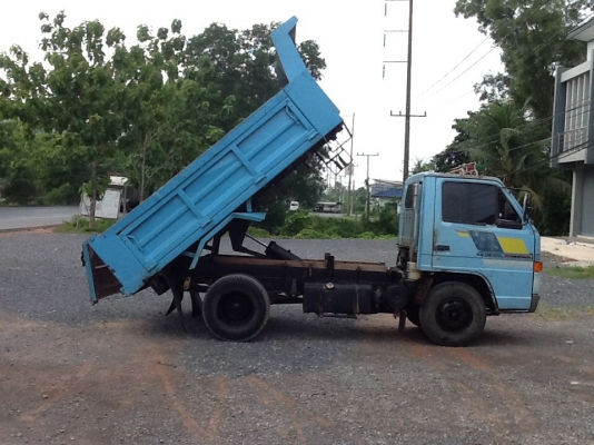 (ขายแล้วค่ะ เสี่ยขจรศักดิ์ จ.สมุทปราการ)หกล้อดั้ม  NKR 3 คิว  88 แรงม้า  เดิมทั้งคัน  (รถห้างแท้) เล่มพร้อมโอน