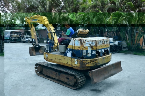 ขายแบคโฮ komatsu pc20-6 สวยเดิมจากญี่ปุ่นยังไม่เคยใช้ในไทย 219,000เท่านั้น!!!