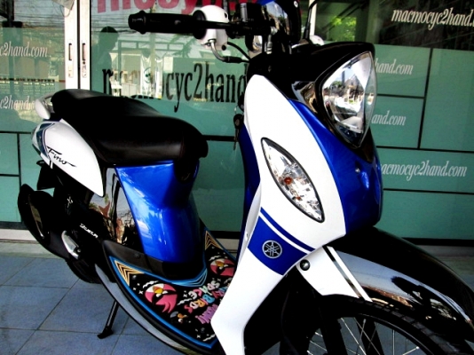 Fino fi  ปี 2557 สีขาวนํ้าเงิน รถเดือน มี.ค.รถ 3 เดือน ไมล์ 4735 โล รุ่นใหม่ล่าสุด ของแถม 3 รายการ 30900