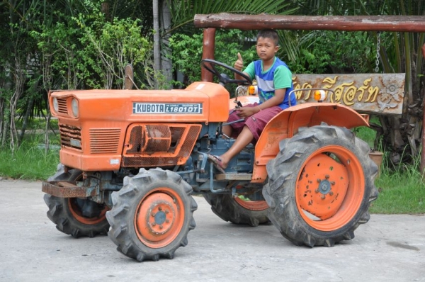 ขาย KUBOTA L18แรง 4WD ขับ4ล้อ สวยเดิมจากญี่ปุ่นยังไม่เคยใช้ในไทยแรงสะใจ  79,000 เท่านั้น!!