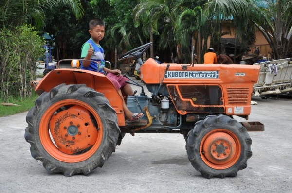 ขาย KUBOTA L18แรง 4WD ขับ4ล้อ สวยเดิมจากญี่ปุ่นยังไม่เคยใช้ในไทยแรงสะใจ  79,000 เท่านั้น!!