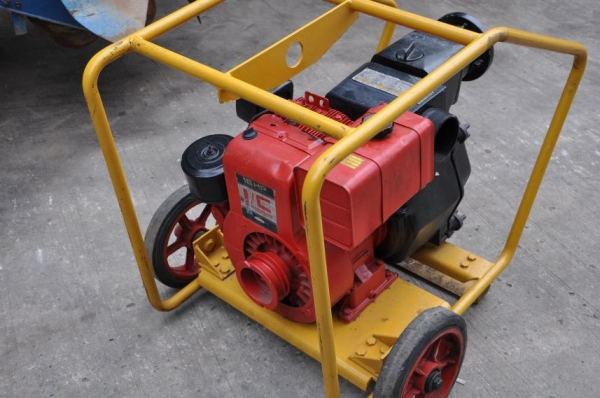 ปั้มน้ำ  WACKER made in usa 16แรง ตัวใหญ่ๆ นำเข้าจากญี่ปุ่นยังไม่เคยใช้นไทย 16,000เท่านั้น!!