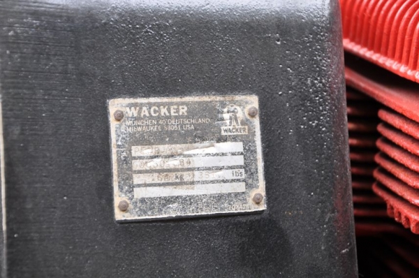 ปั้มน้ำ  WACKER made in usa 16แรง ตัวใหญ่ๆ นำเข้าจากญี่ปุ่นยังไม่เคยใช้นไทย 16,000เท่านั้น!!