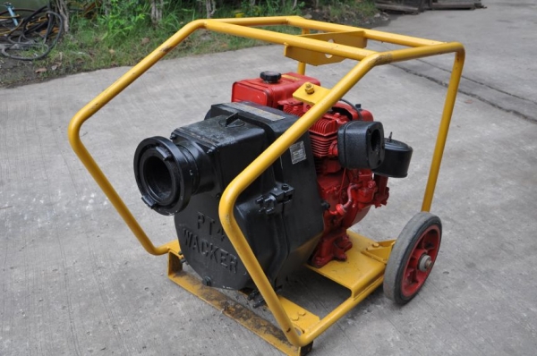 ปั้มน้ำ  WACKER made in usa 16แรง ตัวใหญ่ๆ นำเข้าจากญี่ปุ่นยังไม่เคยใช้นไทย 16,000เท่านั้น!!