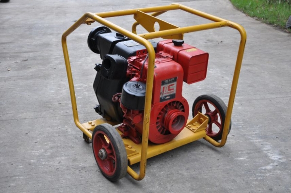 ปั้มน้ำ  WACKER made in usa 16แรง ตัวใหญ่ๆ นำเข้าจากญี่ปุ่นยังไม่เคยใช้นไทย 16,000เท่านั้น!!