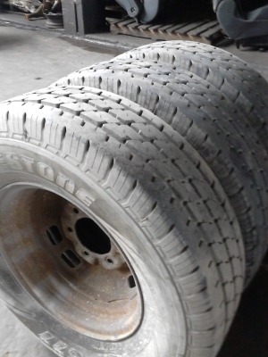 195R14   BRIDGESTONE LEO 677  มีชุด 4 เส้น  โทร.081-427-3941