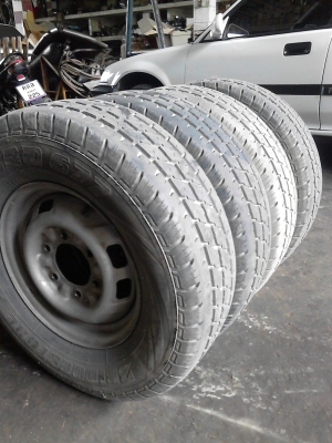 195R14   BRIDGESTONE LEO 677  มีชุด 4 เส้น  โทร.081-427-3941