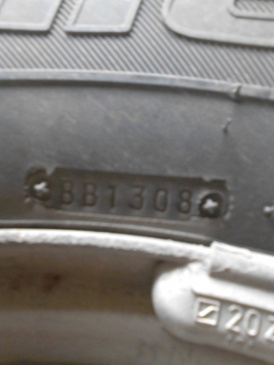 195R14   BRIDGESTONE LEO 677  มีชุด 4 เส้น  โทร.081-427-3941