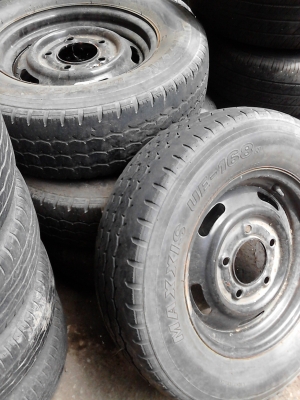 กะทะล้อพร้อมยาง 215/75R16  TRUCK MAXX MAXXIS UE-168 TEL.081-427-3941