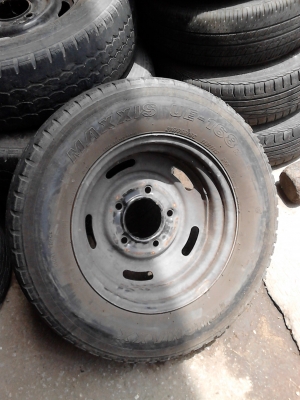 กะทะล้อพร้อมยาง 215/75R16  TRUCK MAXX MAXXIS UE-168 TEL.081-427-3941