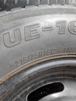 กะทะล้อพร้อมยาง 215/75R16  TRUCK MAXX MAXXIS UE-168 TEL.081-427-3941