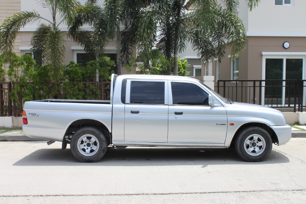 ขายสตราด้า 4 ประตู ปี2000 รถสวย ขับดี พร้อมใช้ ไม่ต้องซ่อม ราคา 117,000บ. เน็ตๆแล้วครับ(งดต่อรอง) ขายสตราด้า 4 ประตู ปี2000 รถสวย ขับดี พร้อมใช้ ไม่ต้องซ่อม ราคา 117,000บ. เน็ตๆแล้วครับ(งดต่อรอง)