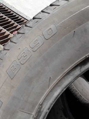 205/65R16 BRIDGESTONE  B390   ชุด 4 เส้น TEL.081-427-3941