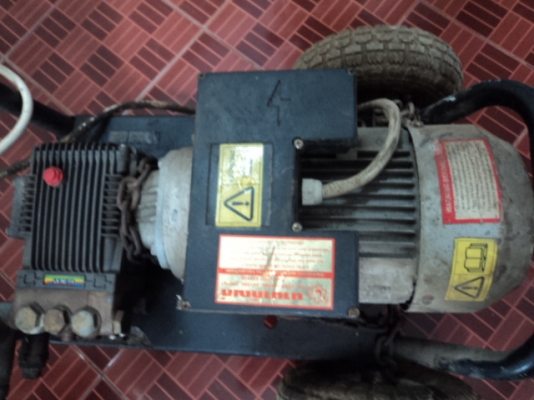 ปั้มฉีดนำ้แรงดันสูง