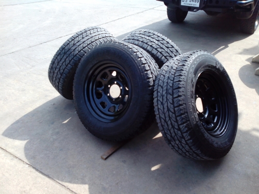 ขายยางYokohama at/s ขนาด 265/65/17พร้อมล้อRock  สภาพสวยๆ