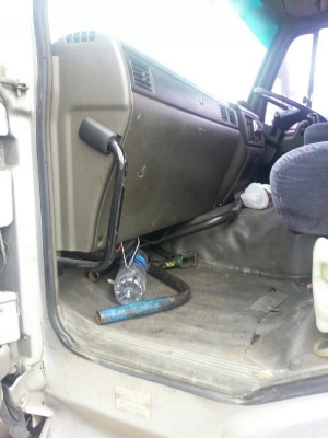 รถนิตสัน 10 ล้อ หัวลาก 320 แรงม้า. ปี 47 สนใจติดต่อ 081 - 6079515 รถนิตสัน 10 ล้อ หัวลาก 320 แรงม้า. ปี 47 สนใจติดต่อ 081 - 6079515