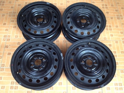 ล้อ 15 นิ้วมี2ชุด กะทะพร้อมฝาครอบ 4รู100 สภาพใหม่ ฝาใหม่ไม่มีรอย ตจวส่งได้ ล้อ 15 นิ้วมี2ชุด กะทะพร้อมฝาครอบ 4รู100 สภาพใหม่ ฝาใหม่ไม่มีรอย ตจวส่งได้