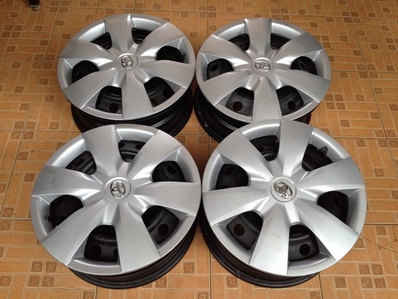 ล้อ 15 นิ้วมี2ชุด กะทะพร้อมฝาครอบ 4รู100 สภาพใหม่ ฝาใหม่ไม่มีรอย ตจวส่งได้ ล้อ 15 นิ้วมี2ชุด กะทะพร้อมฝาครอบ 4รู100 สภาพใหม่ ฝาใหม่ไม่มีรอย ตจวส่งได้