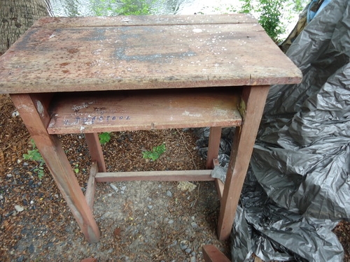 โต๊ะ+เก้าอี้นักเรียน โต๊ะ+เก้าอี้นักเรียน