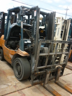 ขายฟอร์คลิฟต์ TOYOTA 7FD30 ( SPECS JAPAN ) HINGFORK , ดีเซล , เสาสูง 3 M,  , เกียร์ MT  ( รับประกันเครื่องยนต์และระบบ 3 เดือน ) สภาพพร้อมใช้งาน ++ เดิมแท้จากญี่ปุ่น สีเดิมและตัวถังสภาพเดิมจากญี่ปุ่น