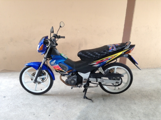 ขาย!!! โซนิค รุ่นท็อปล้อแม็ก ปี45 รถเครื่องดีคับ ทะเบียนครบ ภาษีไม่หมด