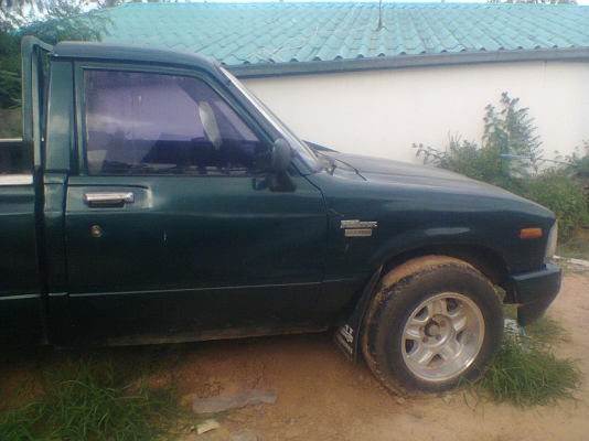 โตโยต้าม้ากระโดด LN40