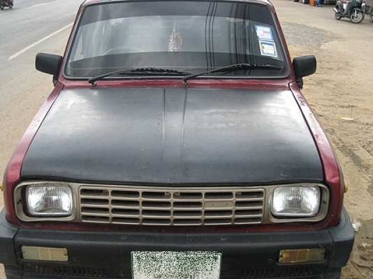 มาสด้าน้อย สีแดง