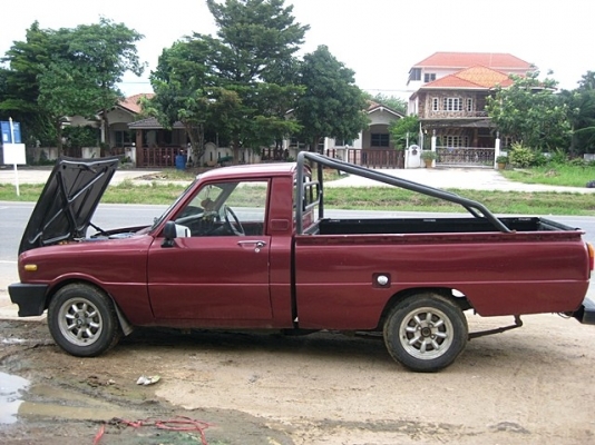 มาสด้าน้อย สีแดง