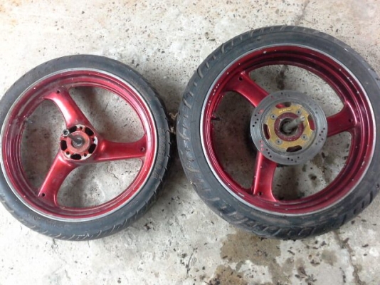 ขายล้อแม็ก Suzuki 3 ก้าน หน้า 17&times;3.0 หลัง 18&times;4.0 ดิสคู่