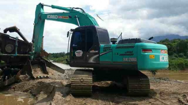 ขายรถแบคโฮKOBELCO sk200-8YN-12รถสวยพร้อมใช้ทำงานน้อยราคาถูก