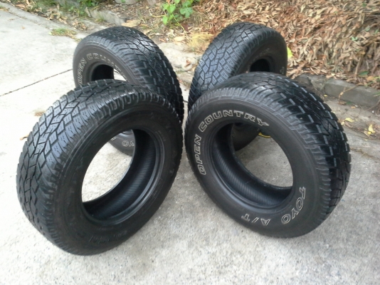 ยางToyo 245/70/16 ปี10 ดอกสวยๆไม่มีกินข้างไม่บวมไม่บั้ง